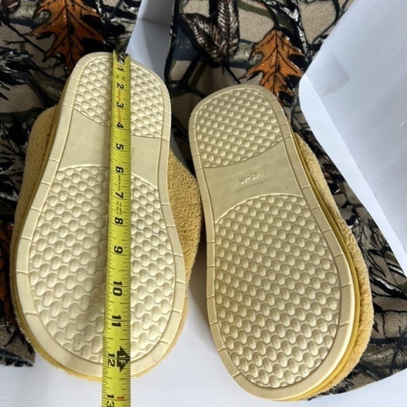 FRUIT OF THE LOOM MENS RELAXING PANTS SIZE 32-34 MEDIUM AND MENS HOUSE SLIPPERS - Picture 2 of 16